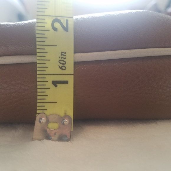 B Makowsky Crossbody - Picture 14 of 15